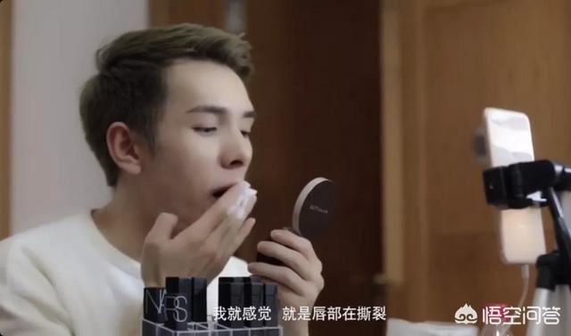 “口紅一哥”李佳琪直播上熱搜，他是如何在眾多博主中脫穎而出？