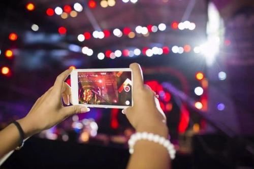 火山小視頻怎么刪除點(diǎn)贊的視頻？