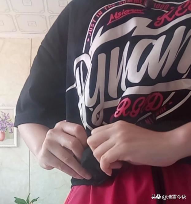 抖音衣服下擺怎么打結(jié)？