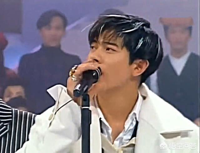抖音上郭富城頒獎時的歌是什么？