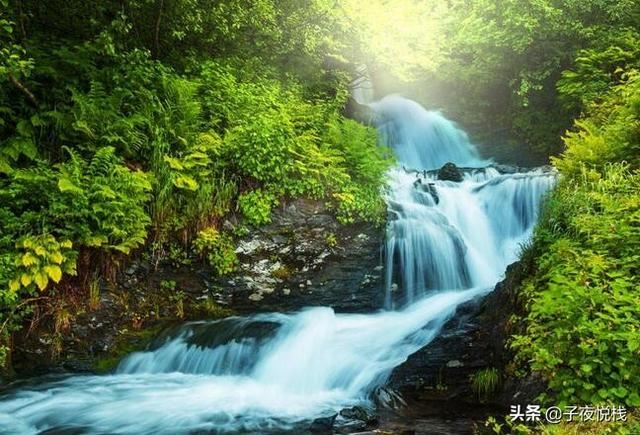 將視頻多合一，想把三個視頻合成一個，該用什么軟件？
