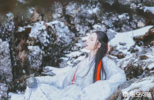抖音上較火的“我自關山點酒……”是什么歌？